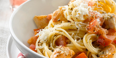 Pomodoro Sauce with Chicken and Linguine