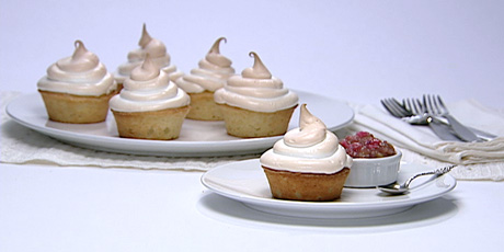 Rhubarb Meringue Cupcakes