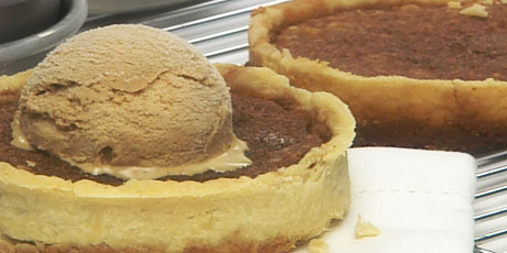 Shoofly Pie with Gingerbread Ice Cream