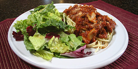 Spaghetti with Lean Spicy Meat Sauce, Garlic Bread and Salad