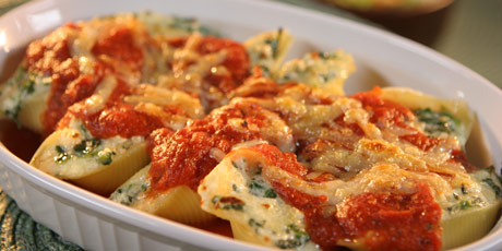 Spinach and Cheese Stuffed Pasta Shells with Caesar Salad