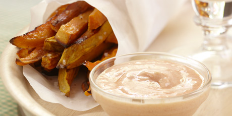 Sweet Potato Fries with Cajun Yogourt Dip