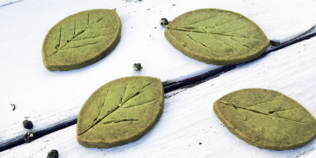 Matcha Shortbread Leaves