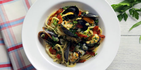 Linguine with Bacon, Beer and PEI Mussels