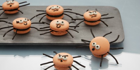 Spider Macarons