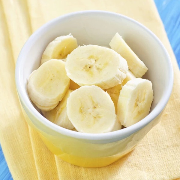 Freeze Bananas for Smoothies, Banana Bread or Whatever