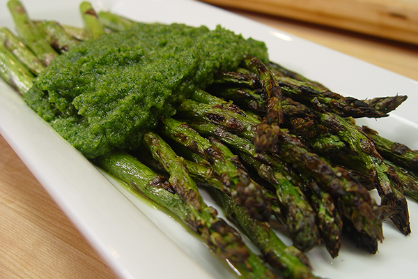 Grilled Asparagus with Parsley Pesto
