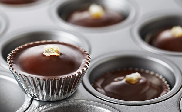 Place Cupcakes in a Deep Roasting Pan