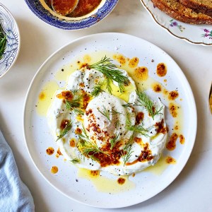 Garlicky, Yogurty Turkish Eggs Are Our New Breakfast Obsession