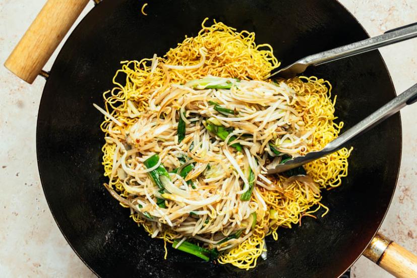 best-easy-crispy-cantonese-chow-mein-recipe-food-network-canada