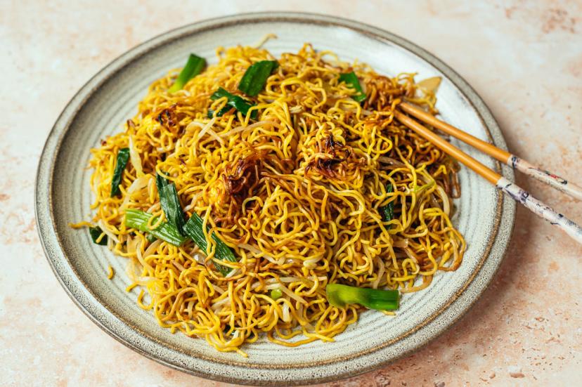 best-easy-crispy-cantonese-chow-mein-recipe-food-network-canada