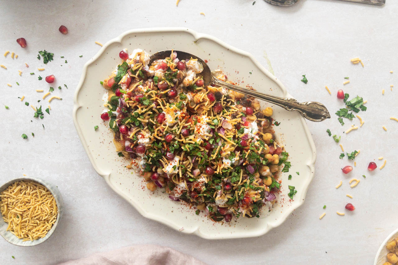 A chana chaat chickpea salad, ready to serve