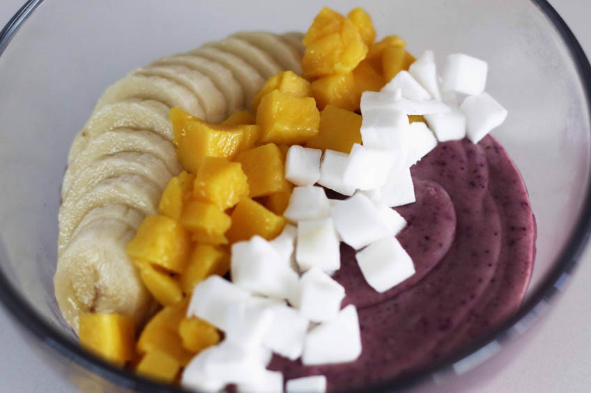 Smoothie bowl topped with fruit