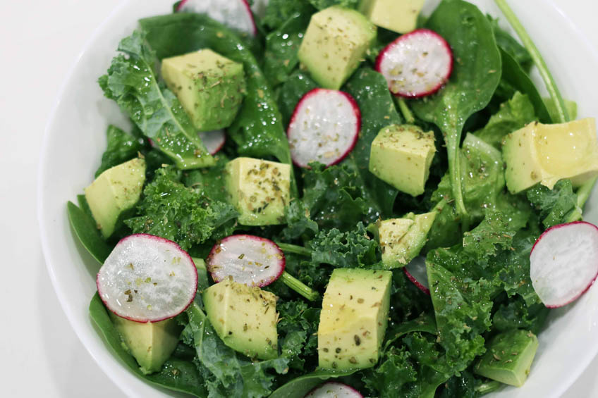 Salad with radish and avocado
