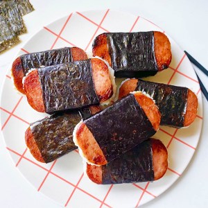Spam Musubi is the Perfect Picnic Snack