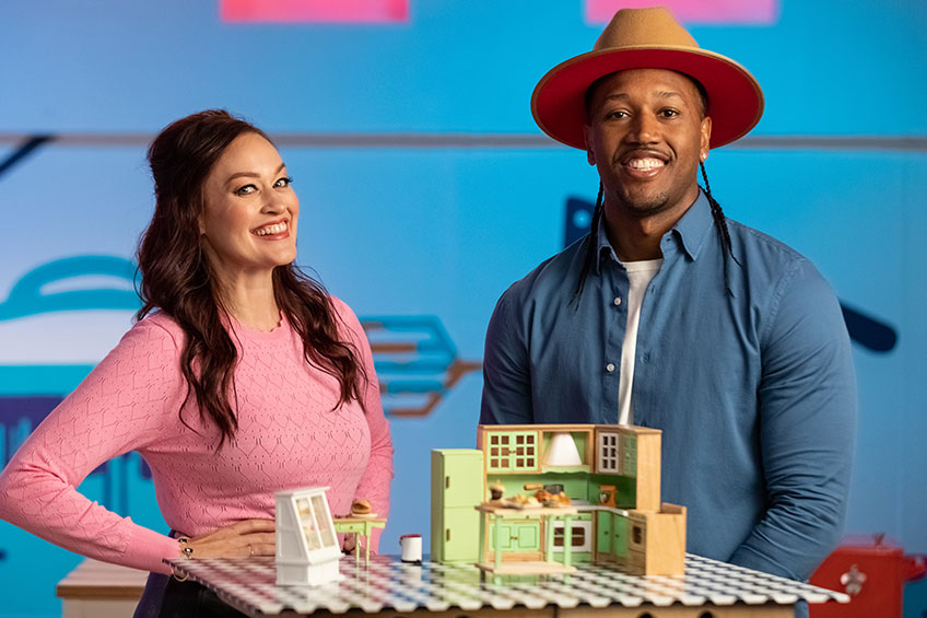 Darnell "SuperChef" Ferguson and comedian Mamrie Hart host the world's biggest tiny food competition