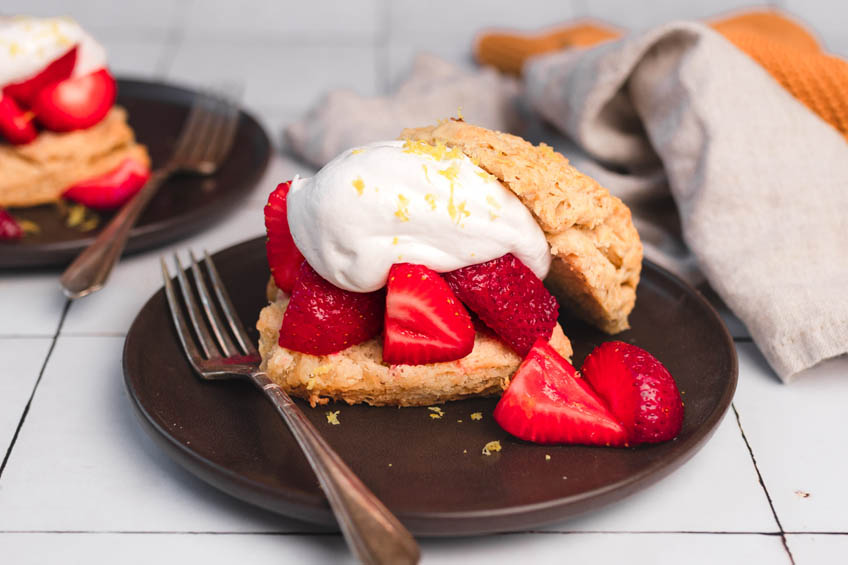 Vegan strawberry shortcake