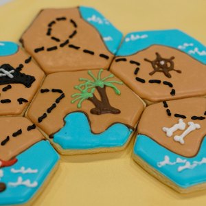 These Treasure Map Cookies are the Ultimate Halloween Party Snack