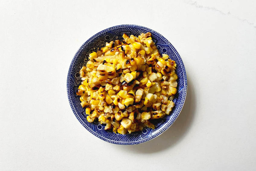 Grilled corn for Mexican street corn dip