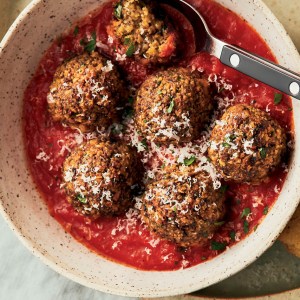 Saucy Meatless Meatballs with Garlic Bread for Dipping