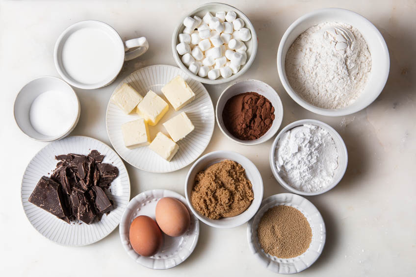 Ingredients for hot cocoa buns