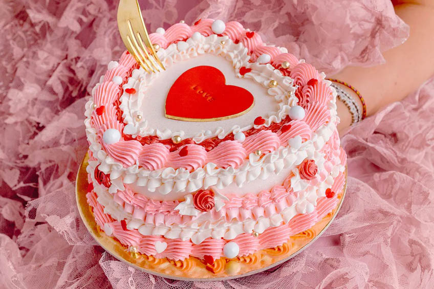 Jenna Rae Cakes Vintage Frills Heart Cake