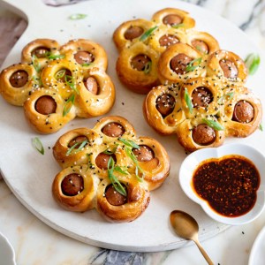 Chinese Bakery-Style Hotdog Flower Buns Are So Adorable