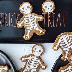 10 Halloween Cookie Cutters That Will Spook Your Friends