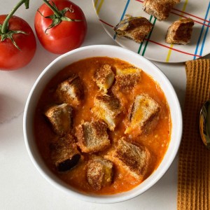 Instantly Upgrade Your Soup With Grilled Cheese Croutons