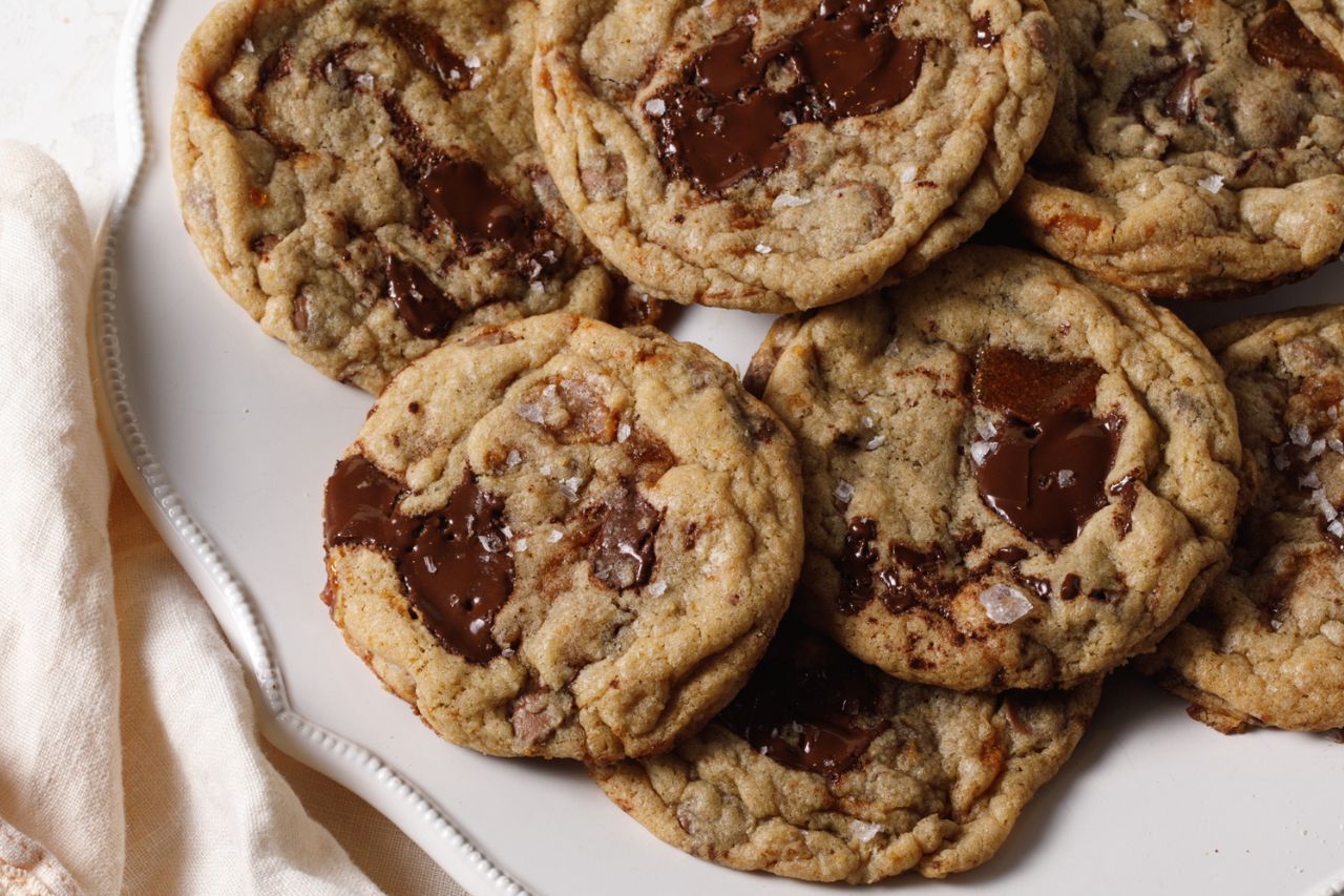 salted caramel chocolate chip cookies feature