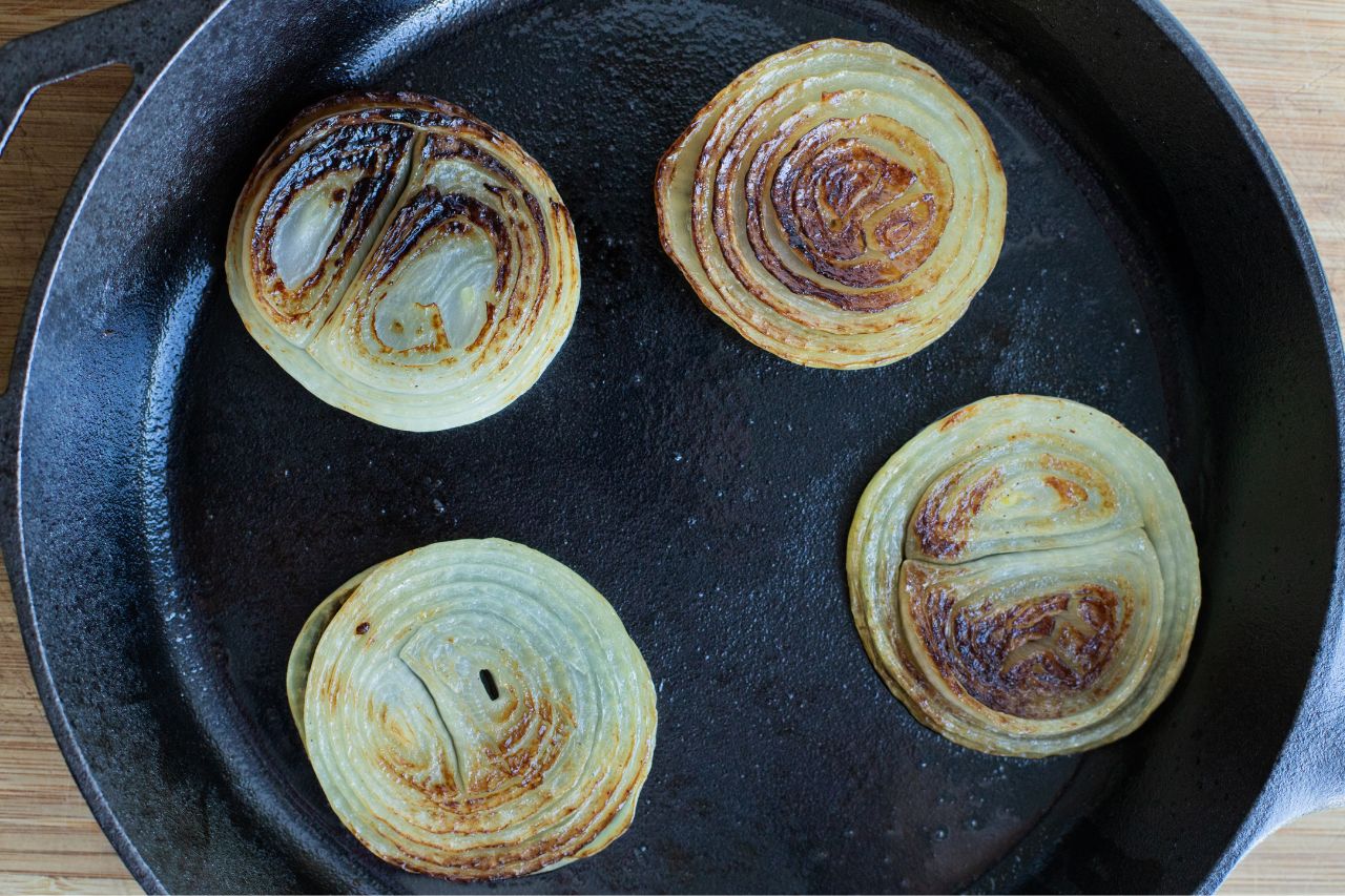 Onion buns grilling